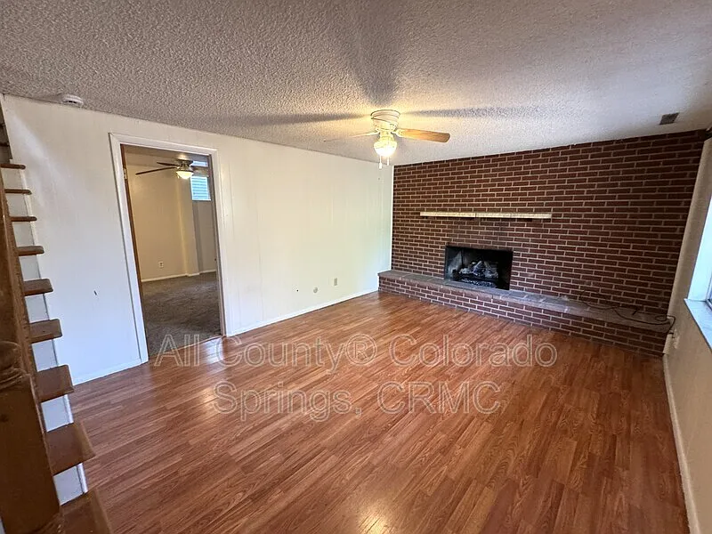 4 bed, 3.0 bath, 2132 sqft, $2,599 — Photo 3