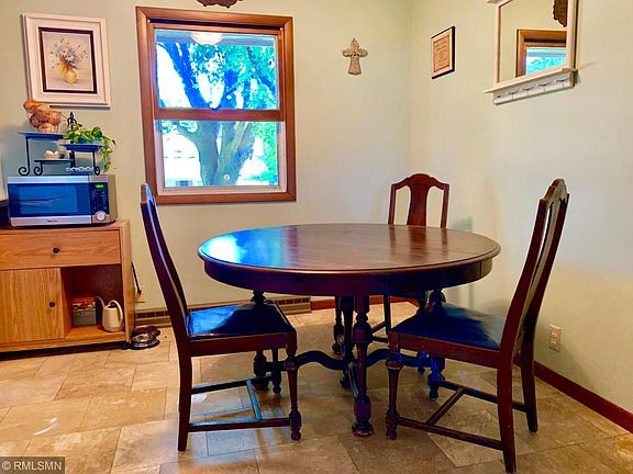 5th image of 1005 Court St