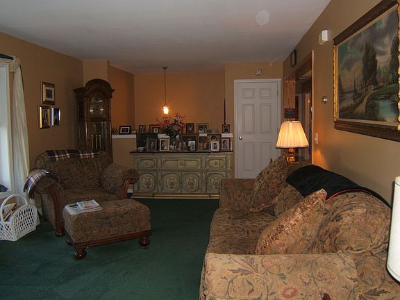 2nd image of 14 Dorothy Dr