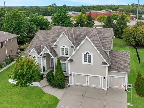 9020 N Oxford Ave, Kansas City, MO 64157