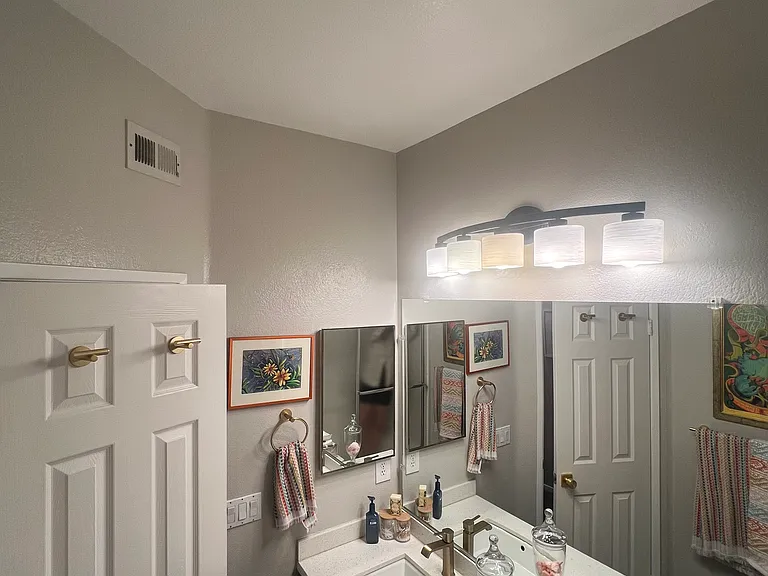 7527 Hazard Center Dr — Photo 15