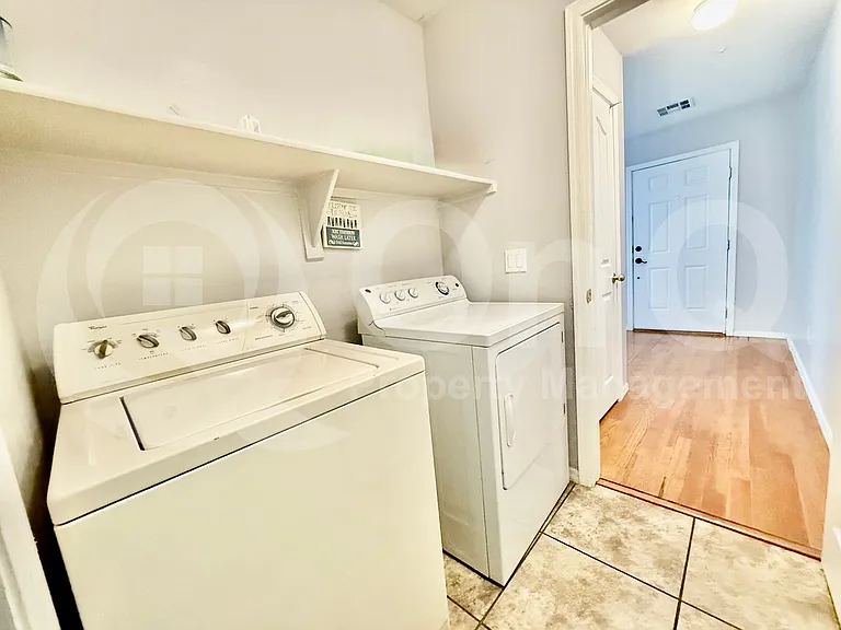 165 W Tremaine Ct — Photo 16