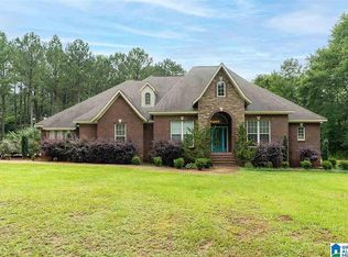 53 Wildberry Ln, Sylacauga, AL 35151