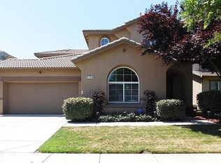 2945 W Elowin Ave, Visalia, CA 93291