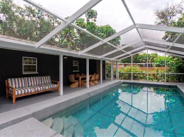 2496 Wisteria St, Sarasota, FL 34239