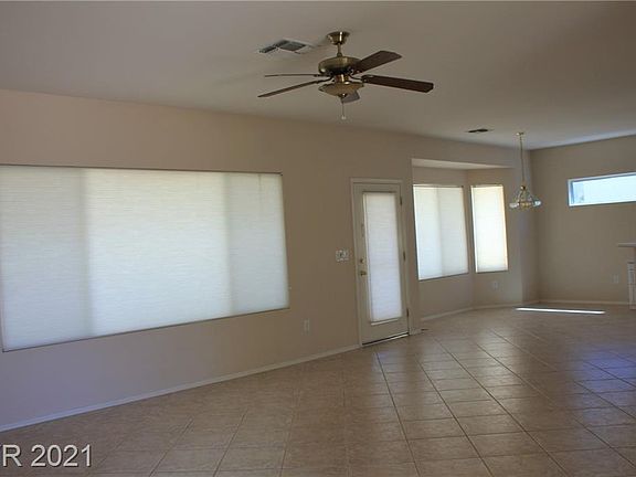 3rd image of 2794 Sapphire Desert Dr