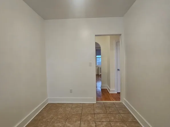 49-10 30th Avenue image 2 of 8