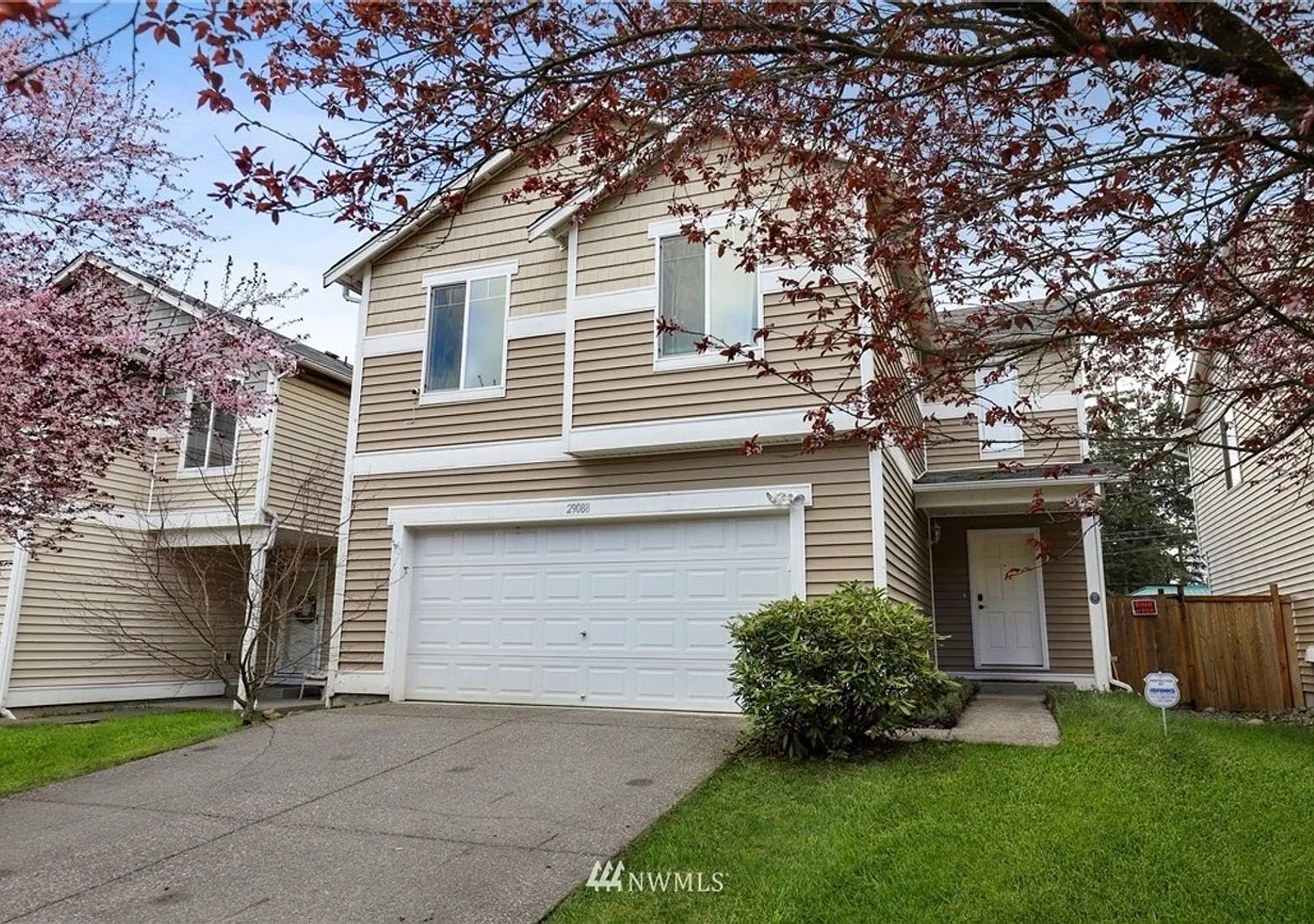 Spacious 4BR House in Kent — Photo 1