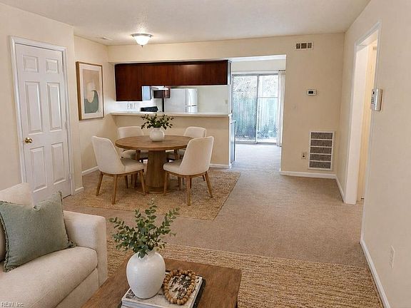 3rd image of 351 Fort Worth Ave APT 101