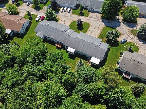 3rd image of 2831 Bridgeside Dr SE