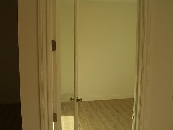 4th image of 1393 Live Oak Ln