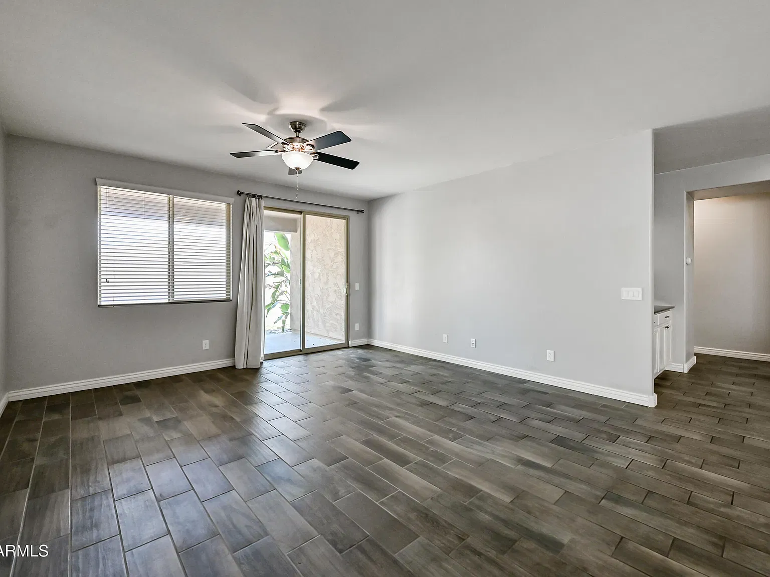 5 bed, 3.0 bath, 2121 sqft, $2,545 — Photo 4