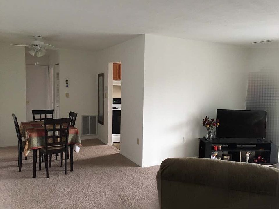 1st image of 1600 Foxhunt Ln APT J