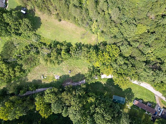 4th image of 40 Two Mile Rd
