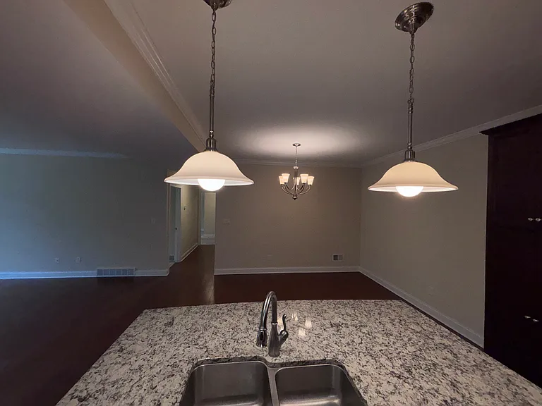 616 Lois Ln #616 — Photo 14