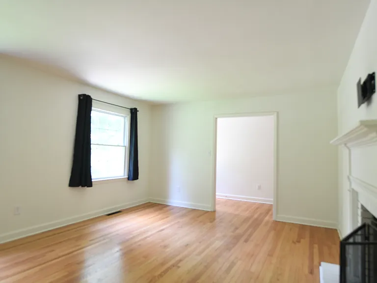 3215 Plantation Rd — Photo 6