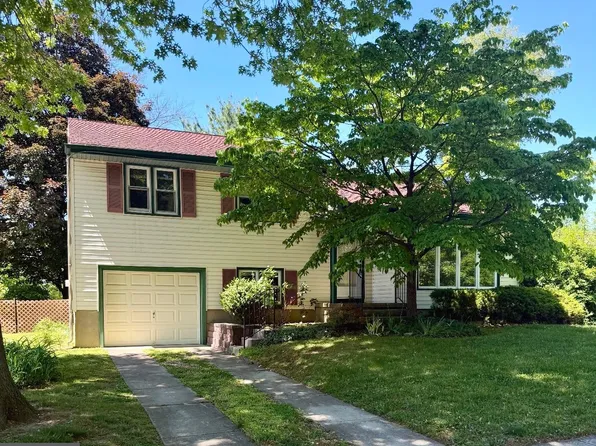 136 Ridge Cir, Cherry Hill, NJ 08002