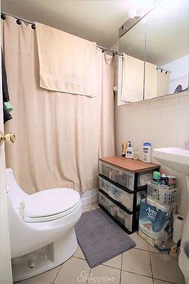 Rented by City Connections Realty | media 18