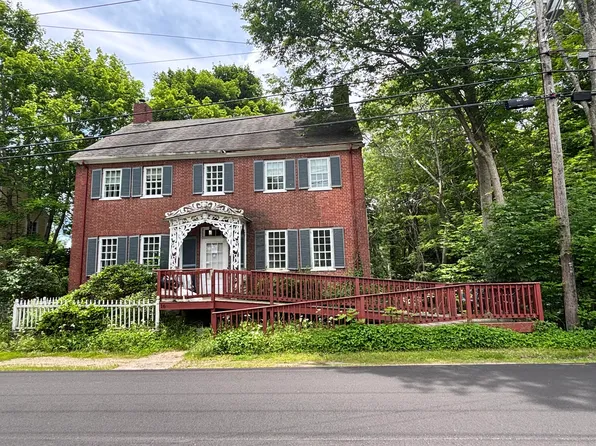 16 Lee Street, Wiscasset, ME 04578