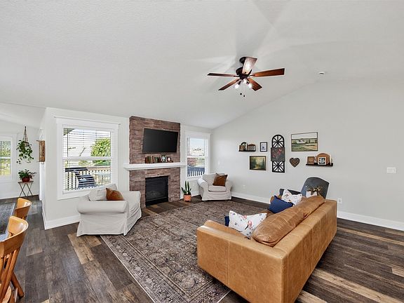 5th image of 1720 SE Waters Edge Dr