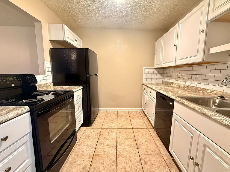 406 E Old Highway 80 — Photo 13