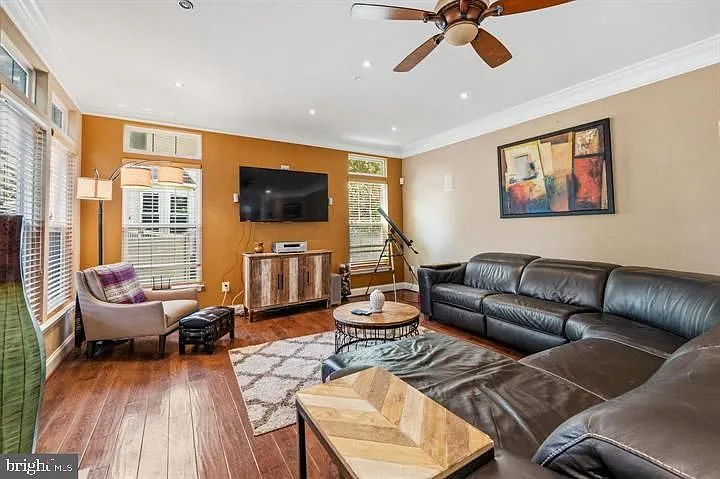 12104 Guinevere Pl — Photo 14