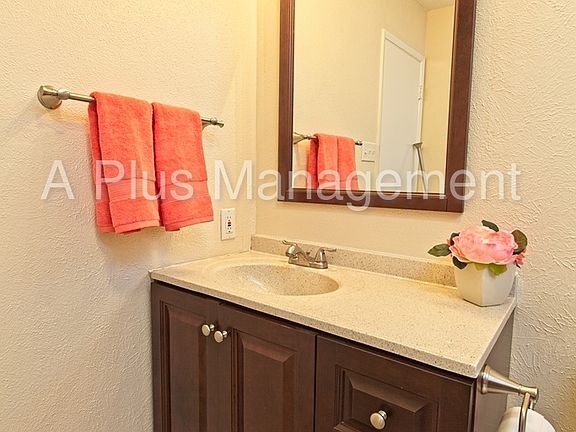 5th image of 6525 Chinaberry Trl
