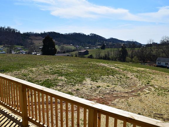 4th image of 169 Rolling Hills Dr