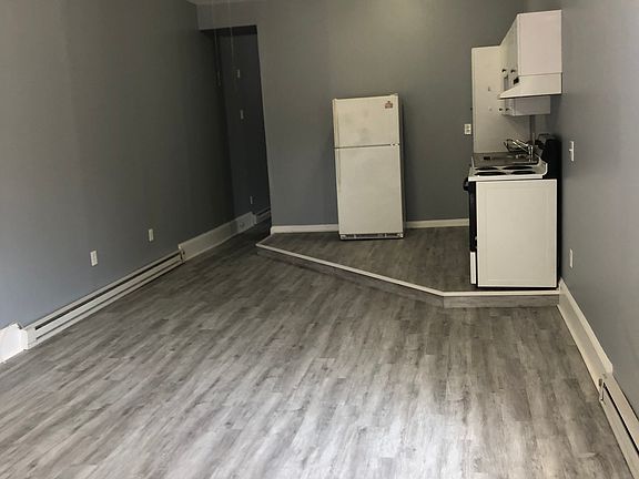 3rd image of 2329 E Cumberland St Floor 1