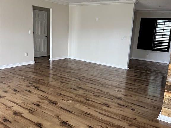 3rd image of 3306 Lake Saxon Dr