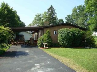 7 Park Dr, Ravena, NY 12143