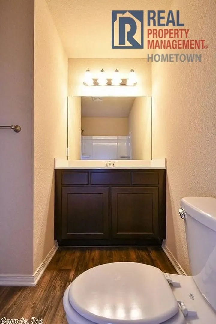 Beautiful 4-bedroom, 2-bath home in Alexander! — Photo 3