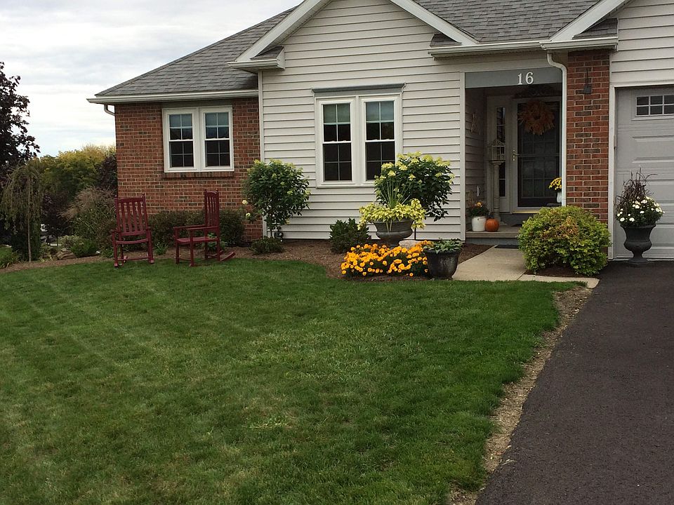 1st image of 16 Summer Hill Dr