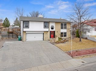 604 Venada Cir, Farmington, NM 87401