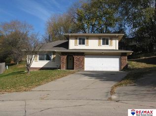 1012 Bea Cir, Bellevue, NE 68005