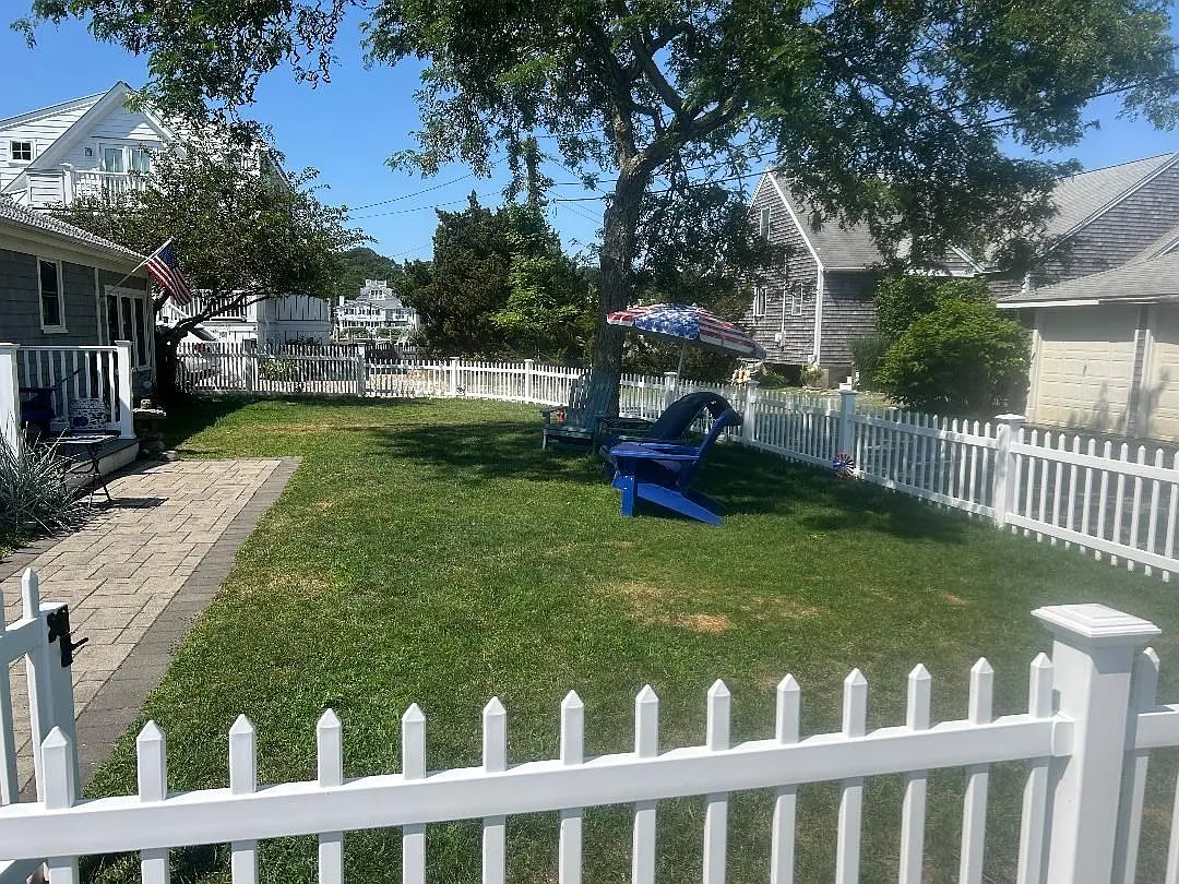 3 bed, 1.0 bath, 864 sqft, $2,400 — Photo 3