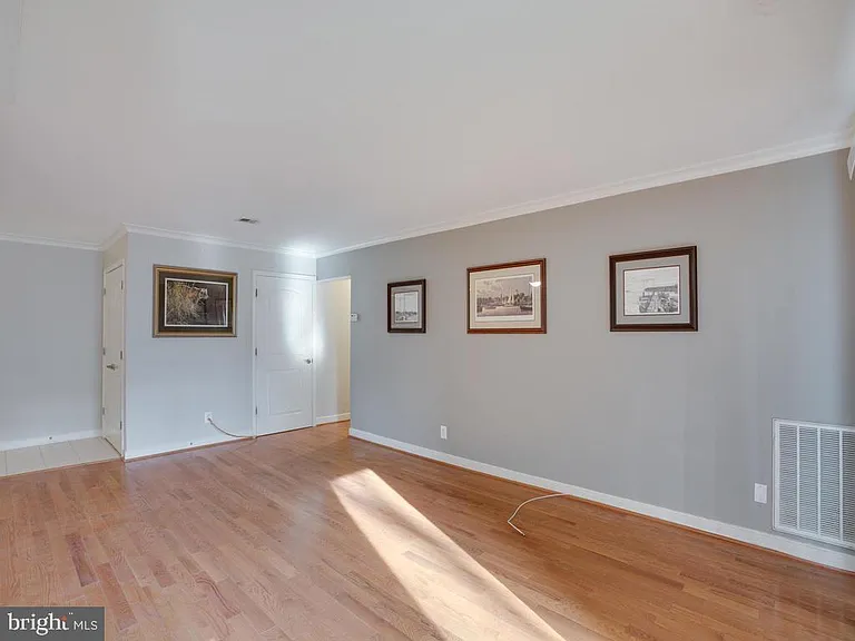 304 Hilltop Ln #F — Photo 15
