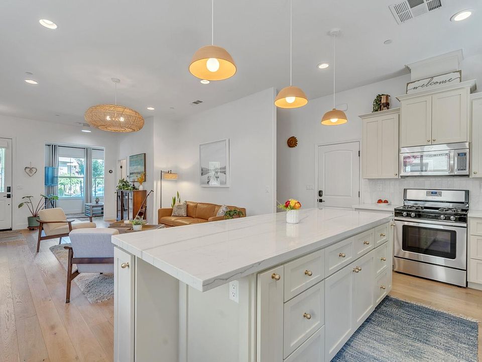1st image of 7115 Orchard Cir
