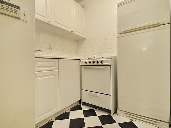 5th image of 8 E 30th St #5F