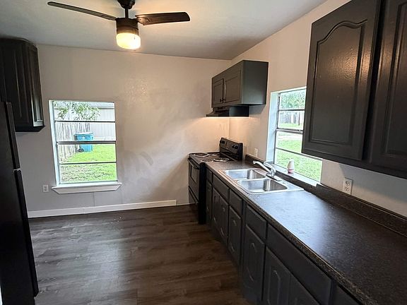 4th image of 1419 W Ross St