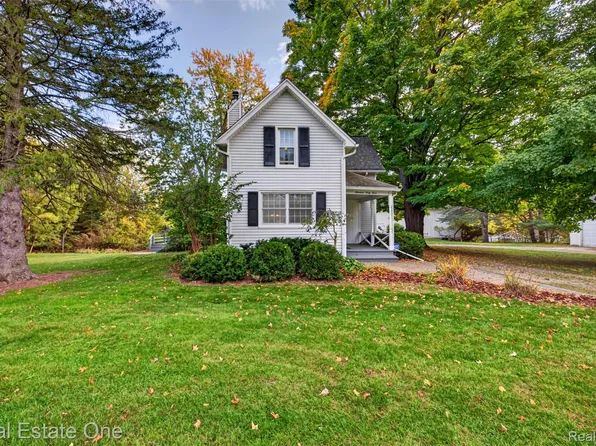 1944 King Rd, Lapeer, MI 48446