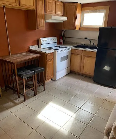 230 Walnut Ave #B — Photo 3