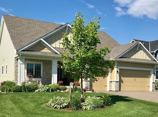 1390 Maple Ridge Ct, Shakopee, MN 55379