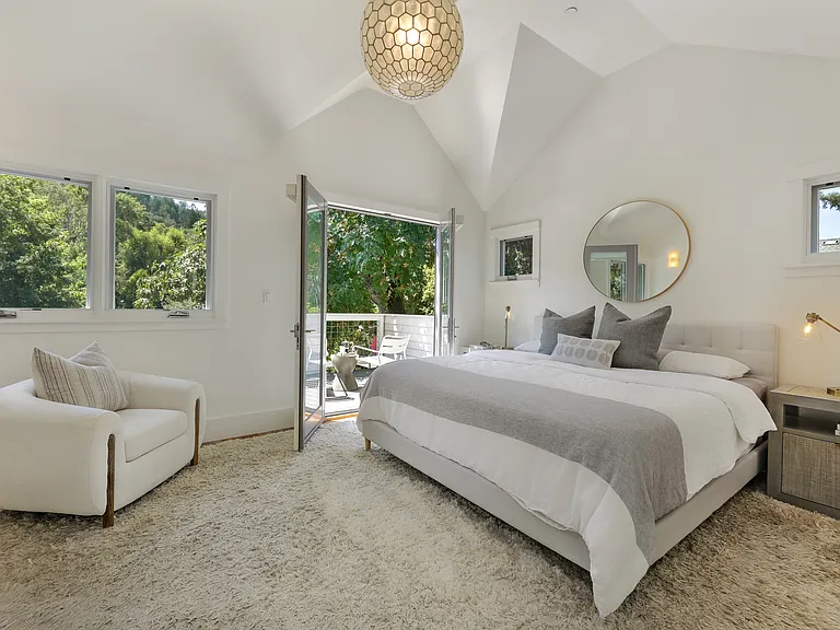 18 Redwood Dr — Photo 6