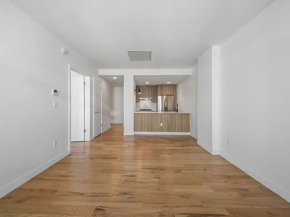 4th image of 1277 E 14th St APT 707C