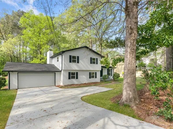 4645 Dunwoody Club Dr, Dunwoody, GA 30350