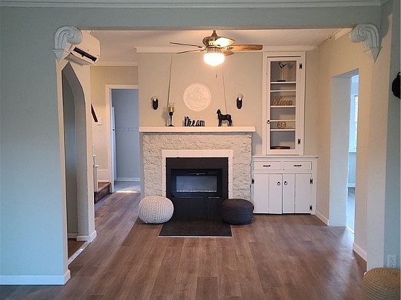 3rd image of 2231 Keenan Ave