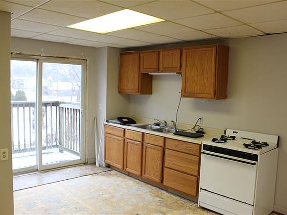 3rd image of 2145 E McLean Ave