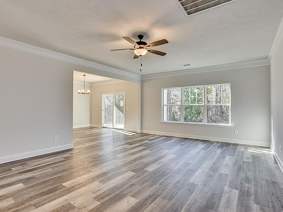 3rd image of Orchard Cir