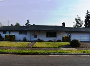 610 S 3rd St, Cottage Grove, OR 97424